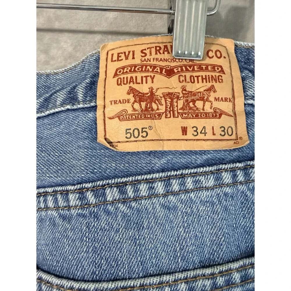 Levis 505 Y2K Jeans Mens 34x30 Medium Wash Denim Regular Fit Straight Leg Blue
